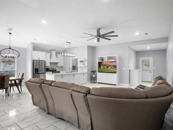 339 S Stewart Avenue , Lancaster Texas 75146