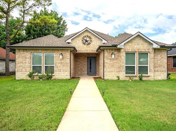 339 S Stewart Avenue , Lancaster Texas 75146