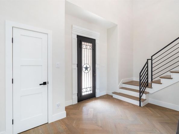 801  Applegate Drive , Dallas Texas 75253