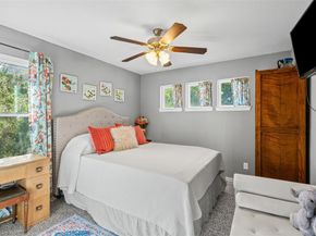 905  Poe Street , Azle Texas 76020