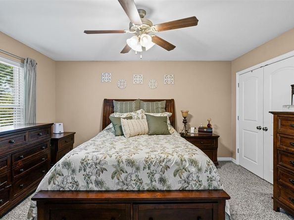 905  Poe Street , Azle Texas 76020