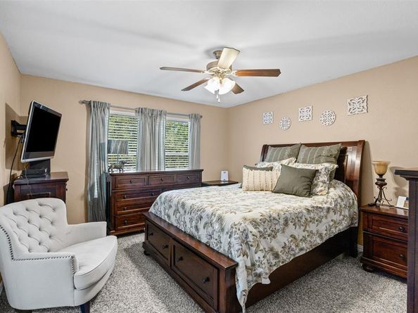 905  Poe Street , Azle Texas 76020
