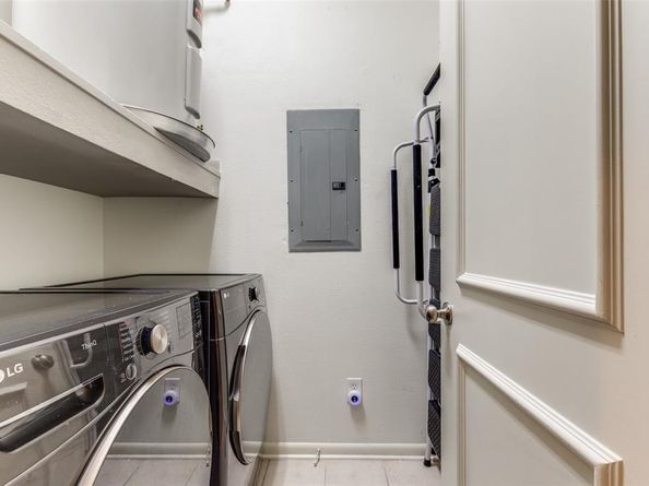 3303  Blackburn Street  203, Dallas Texas 75204