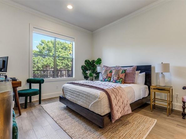 3303  Blackburn Street  203, Dallas Texas 75204