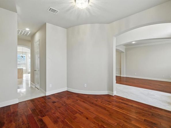9126  Jasmine Lane , Irving Texas 75063