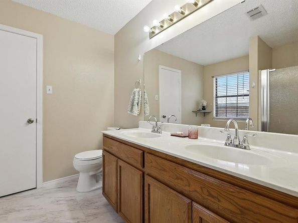 1027  Brittany Drive , Denton Texas 76209
