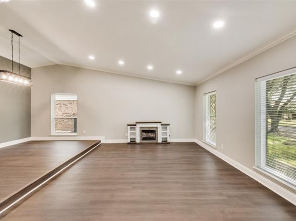 1825  Chamberlain Drive , Carrollton Texas 75007