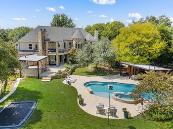 831  Simmons Court 