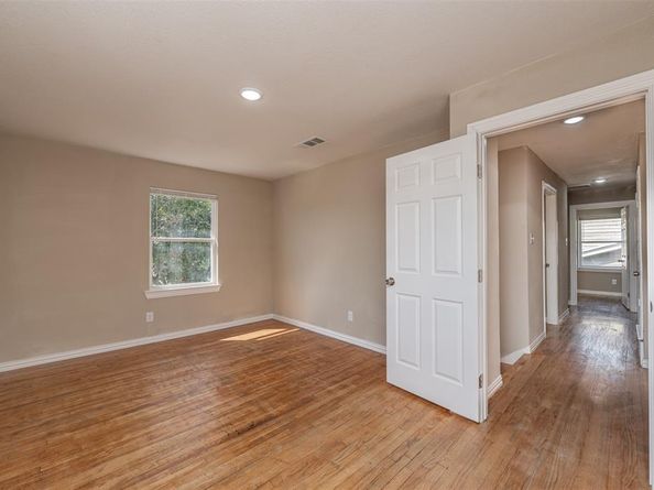 2311 E Mitchell Street , Arlington Texas 76010