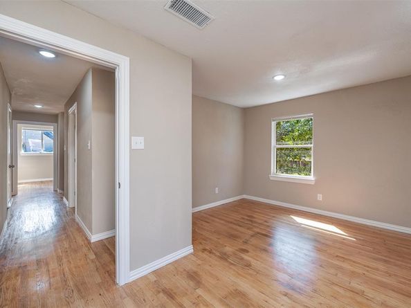 2311 E Mitchell Street , Arlington Texas 76010