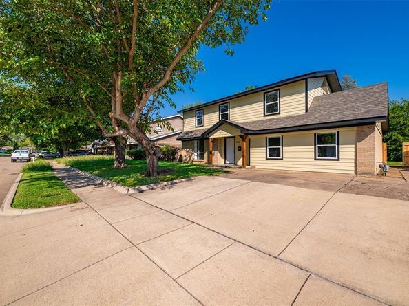 2311 E Mitchell Street , Arlington Texas 76010
