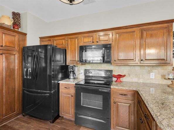 626  Briar Court , Kennedale Texas 76060