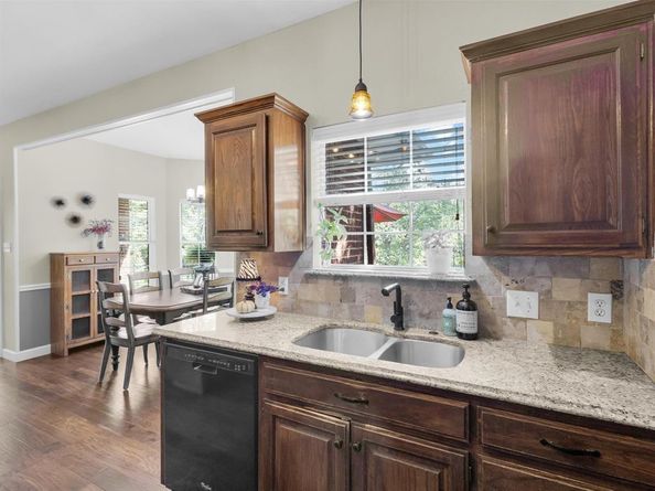 626  Briar Court , Kennedale Texas 76060