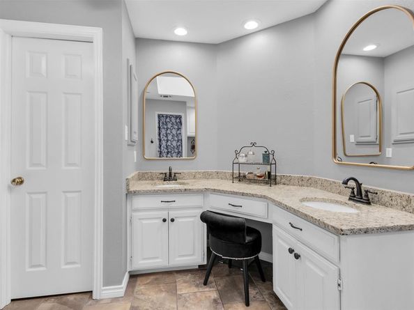 626  Briar Court , Kennedale Texas 76060