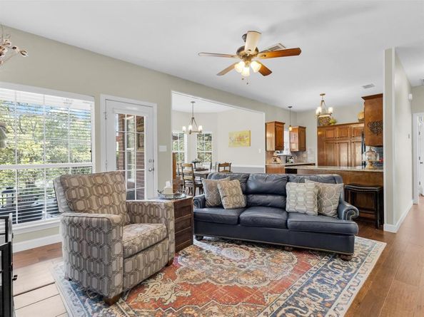 626  Briar Court , Kennedale Texas 76060