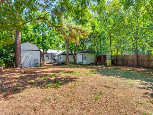 429  Harmon Road , Hurst Texas 76053