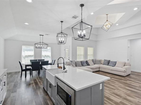 1408 E Myrtle Street , Fort Worth Texas 76104