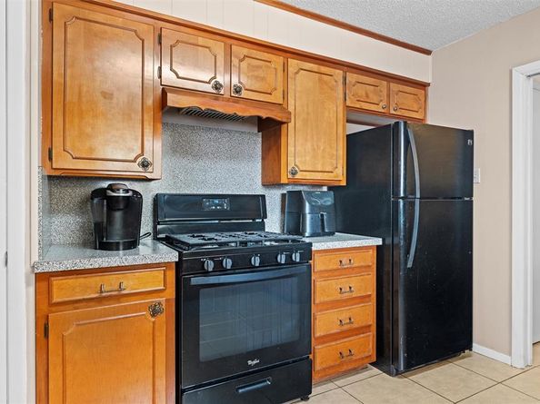 5005  South Drive , Fort Worth Texas 76132