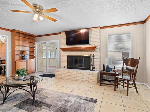 5005  South Drive , Fort Worth Texas 76132