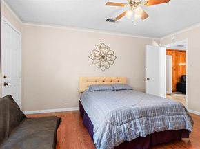 5005  South Drive , Fort Worth Texas 76132