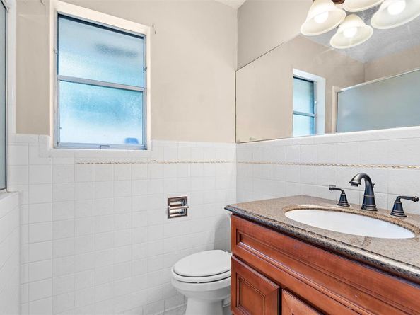 5005  South Drive , Fort Worth Texas 76132