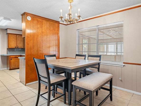 5005  South Drive , Fort Worth Texas 76132