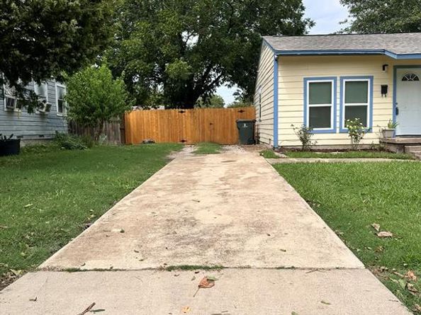 133 E Taylor Drive , Garland Texas 75040
