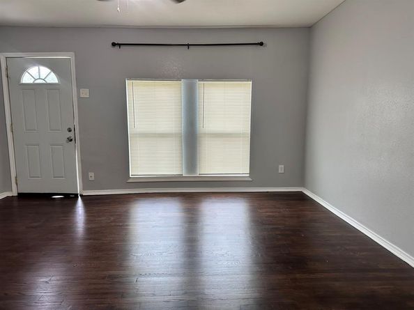 133 E Taylor Drive , Garland Texas 75040
