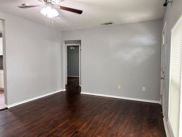 133 E Taylor Drive , Garland Texas 75040