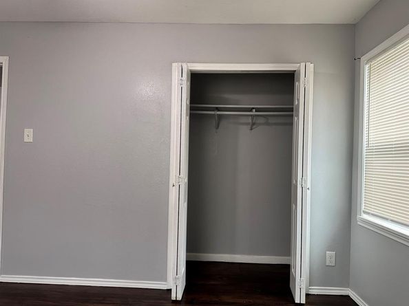 133 E Taylor Drive , Garland Texas 75040