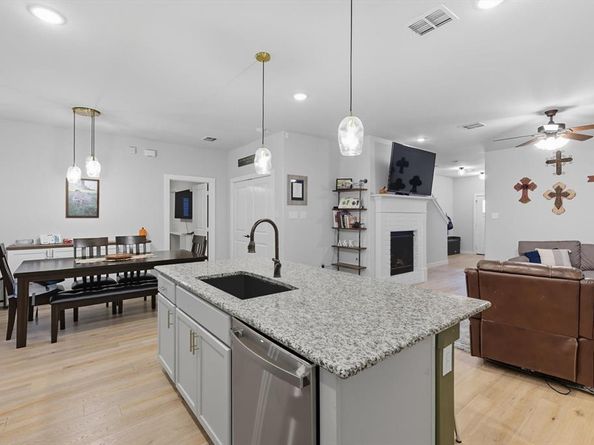 2209  Chebi Lane , Denton Texas 76209