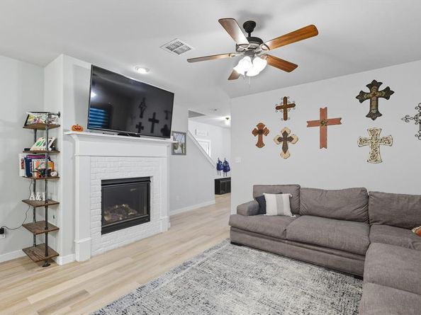 2209  Chebi Lane , Denton Texas 76209