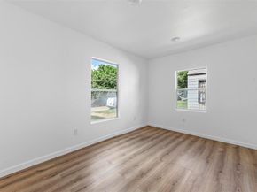 504 E Robert Street , Fort Worth Texas 76104