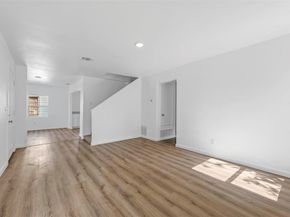 504 E Robert Street , Fort Worth Texas 76104