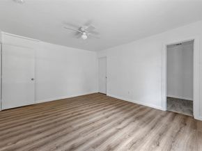 504 E Robert Street , Fort Worth Texas 76104