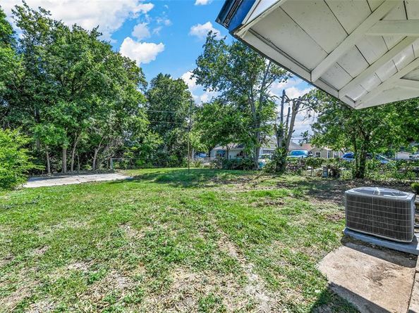 504 E Robert Street , Fort Worth Texas 76104