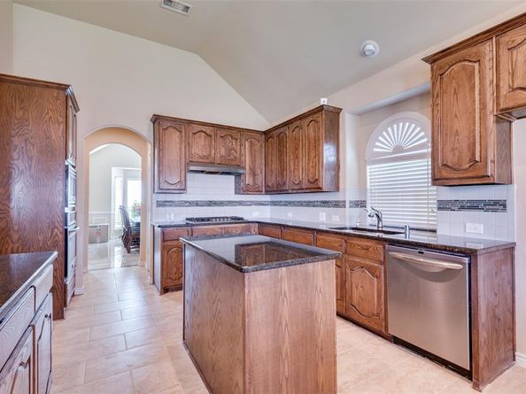 7311  Padilla  , Grand Prairie Texas 75054