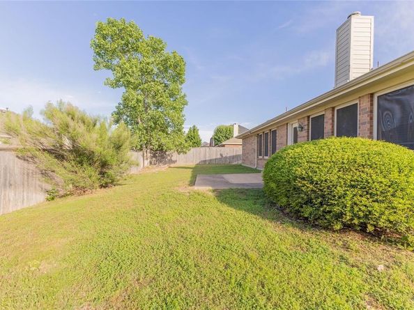 1032  Bending Oak Drive , Cedar Hill Texas 75104
