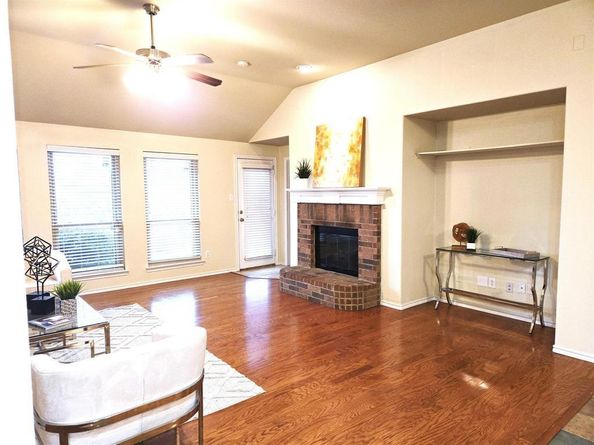 1032  Bending Oak Drive , Cedar Hill Texas 75104
