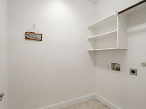208  Rolling Fork Bend , Irving Texas 75039