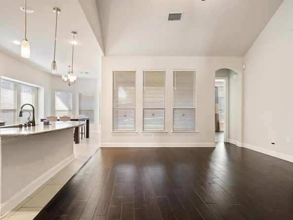 208  Rolling Fork Bend , Irving Texas 75039