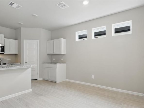 3052  PECAN FARM Lane , Fort Worth Texas 76140