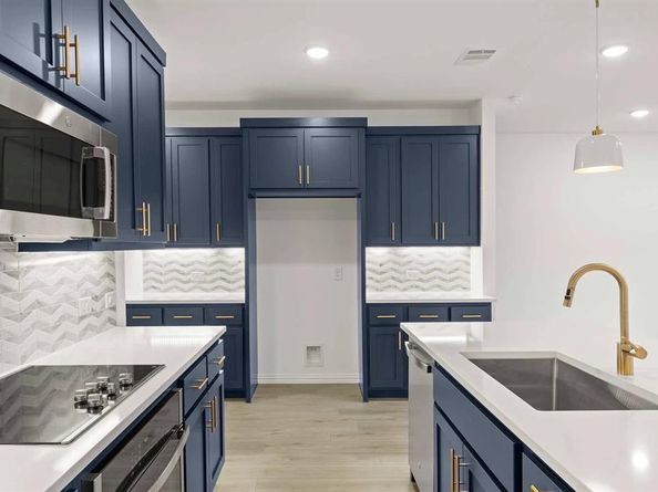 6918  Terlingua  , Dallas Texas 75228