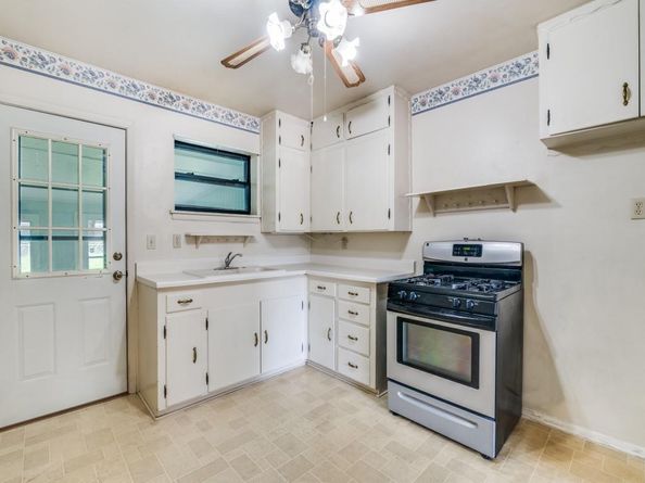 215 E Rio Grande Street , Garland Texas 75041