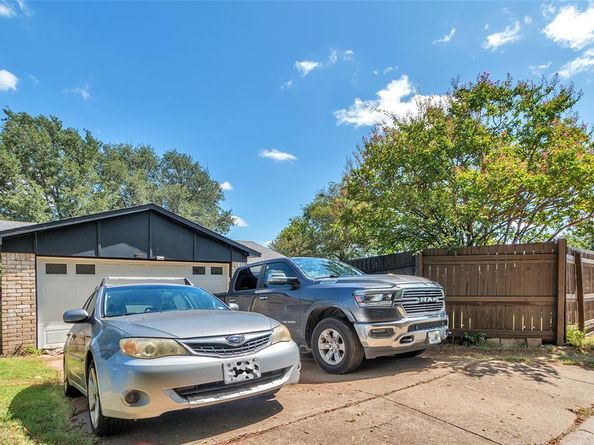 7302  Flameleaf Place , Dallas Texas 75249