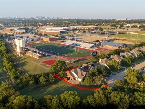 2501  Green Oak Drive , Carrollton Texas 75010