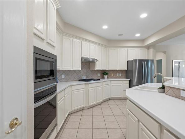2501  Green Oak Drive , Carrollton Texas 75010