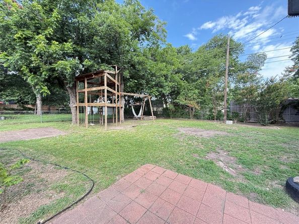 2621  Trinity Street , Irving Texas 75062
