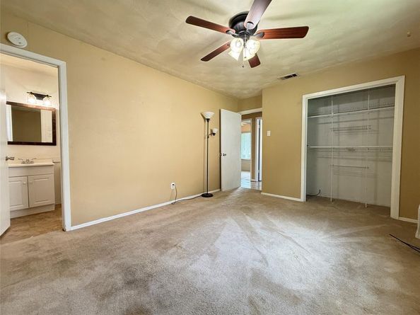 2621  Trinity Street , Irving Texas 75062