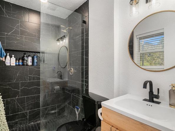 201  Bluebird Circle , Denton Texas 76209